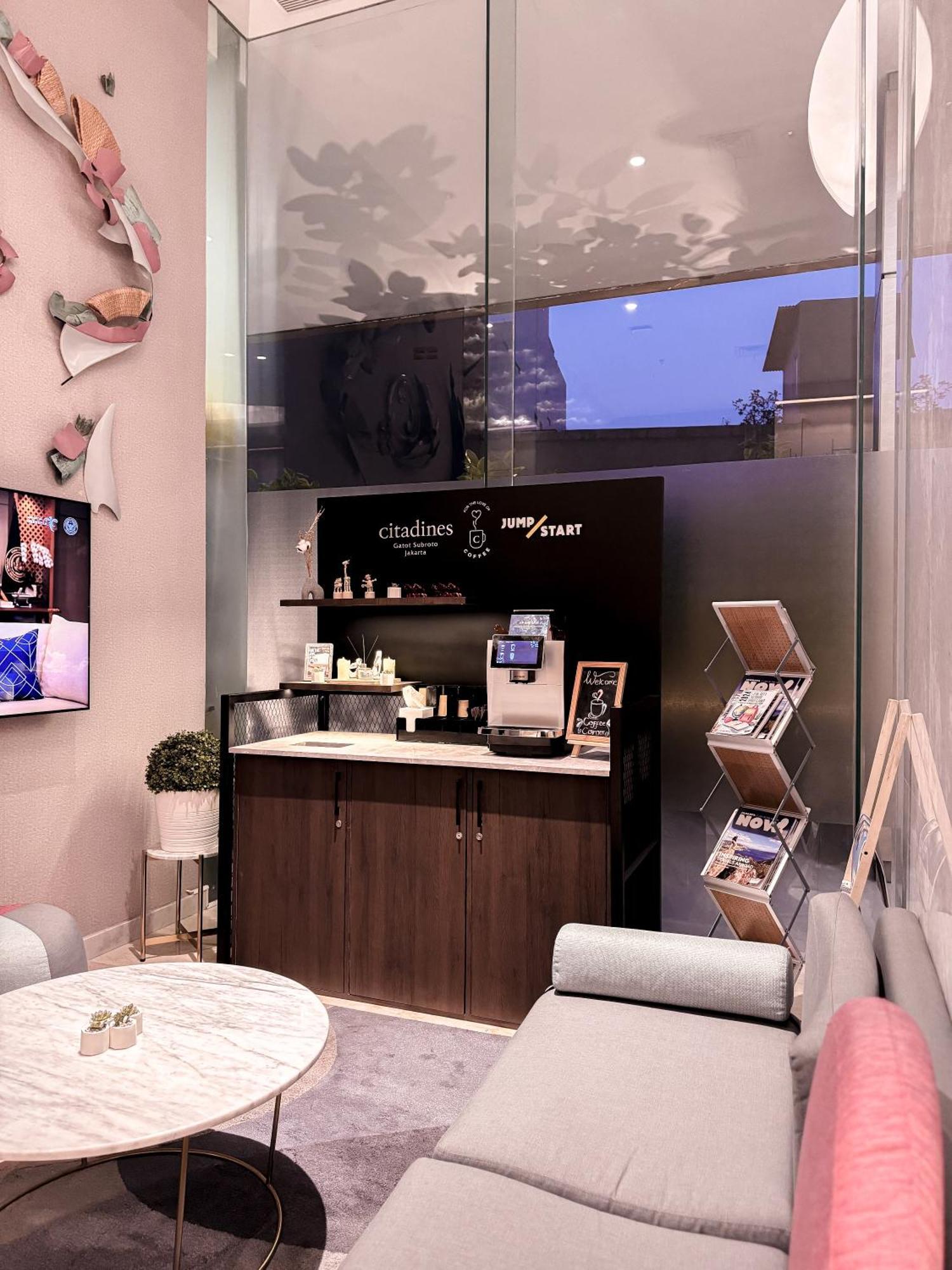 Citadines Gatot Subroto ジャカルタ エクステリア 写真